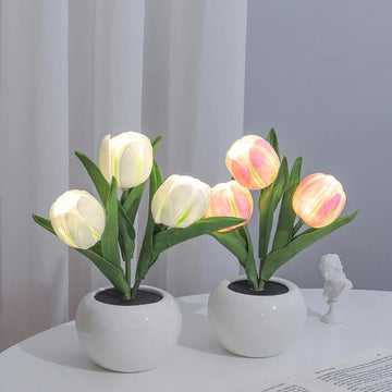Miniaturowa lampka nocna LED z kwiatkiem tulipana w doniczce