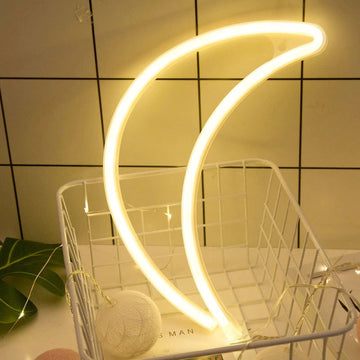 Neonowy napis Księżyc