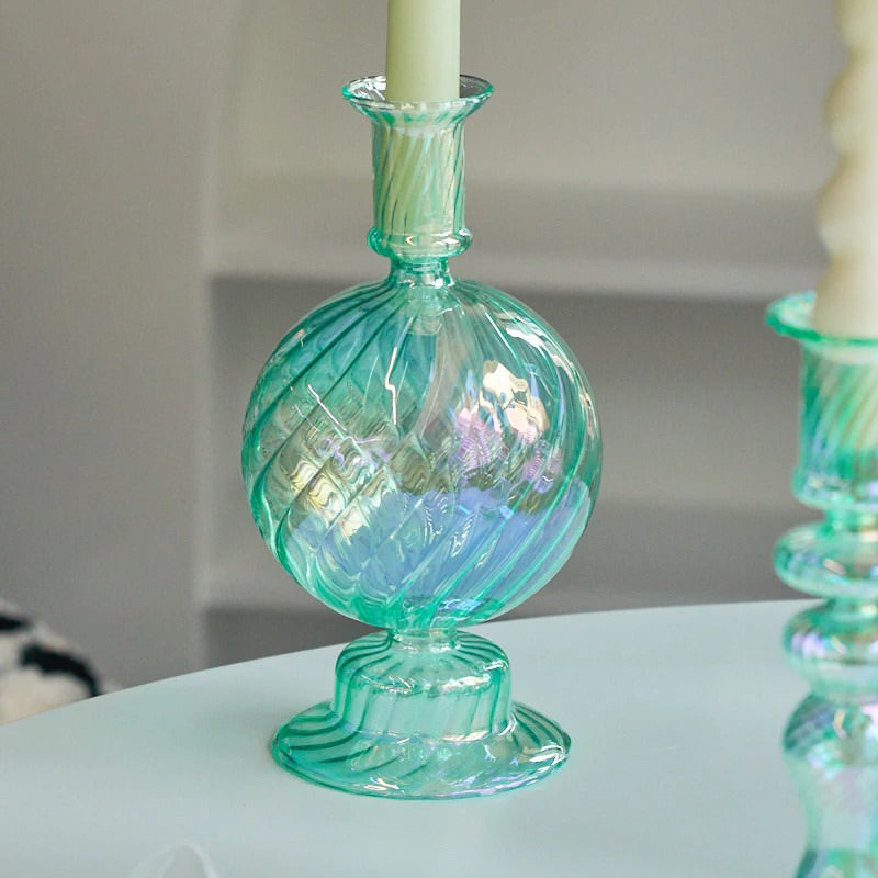 Szklany świecznik w kolorze aqua blue