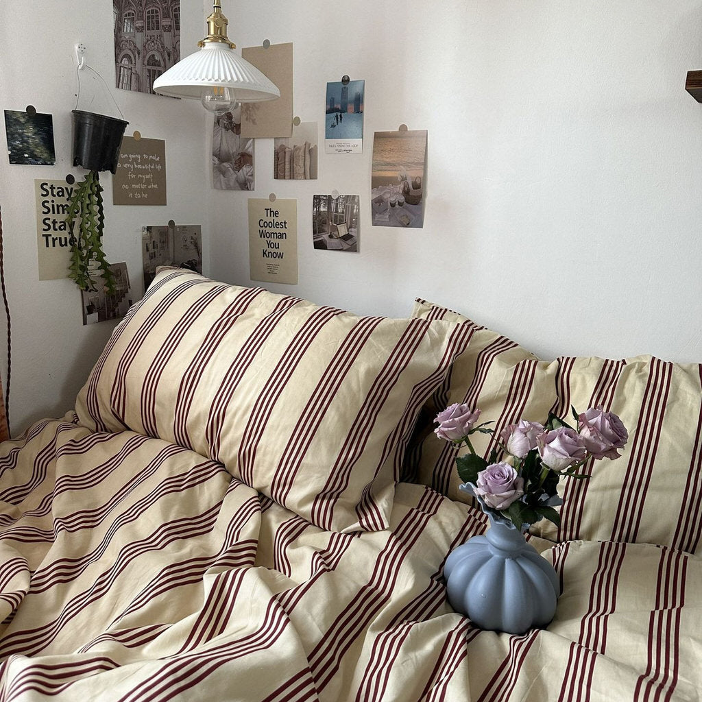 Beżowo-brązowy zestaw pościeli w paski w stylu vintage