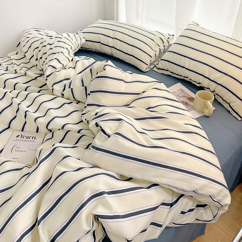 Zestaw pościeli w niebieskie paski o minimalistycznym designie
