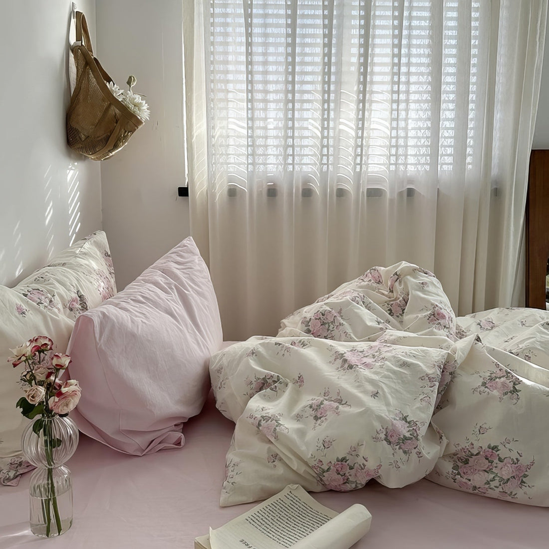 Zestaw pościeli z różami Pink Blooming Roses Coquette