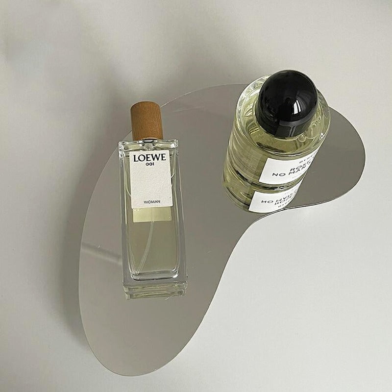 Nietypowa podstawa na perfumy z akrylu