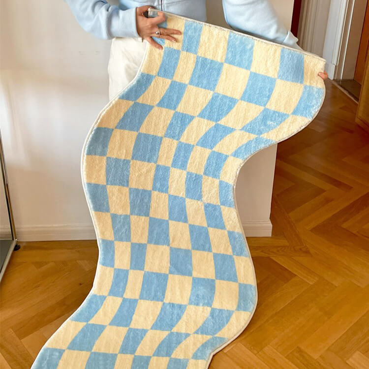 Dywan z pastelowym wzorem w kratkę z zakrzywionymi krawędziami