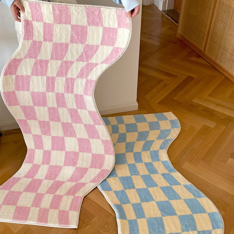 Dywan z pastelowym wzorem w kratkę z zakrzywionymi krawędziami