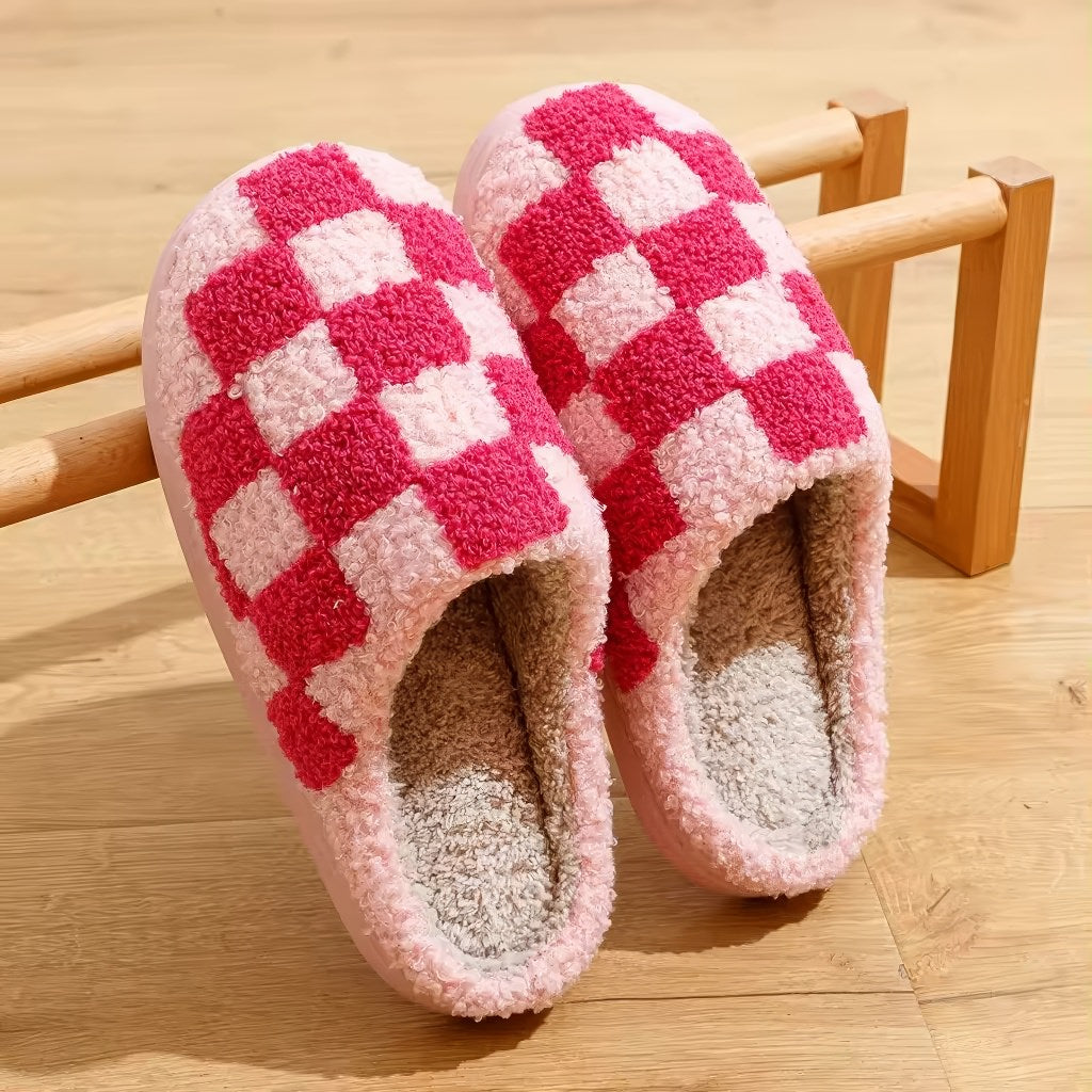 Urocze miękkie pluszowe domowe kapcie w kratę