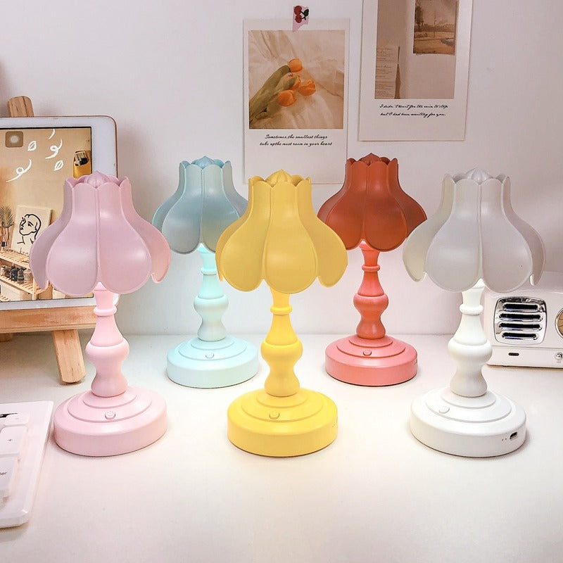 Pastelowa lampa stołowa Lotus