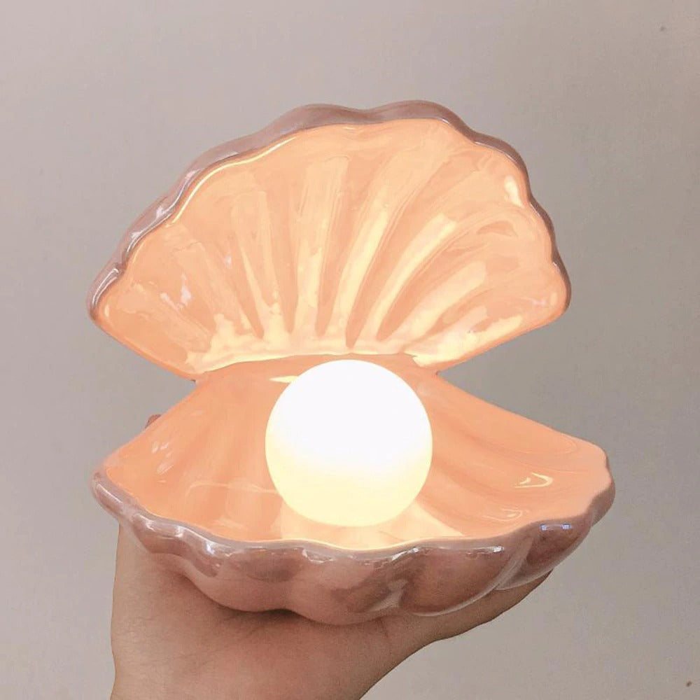 Lampa nocna z perełkową muszlą wróżki
