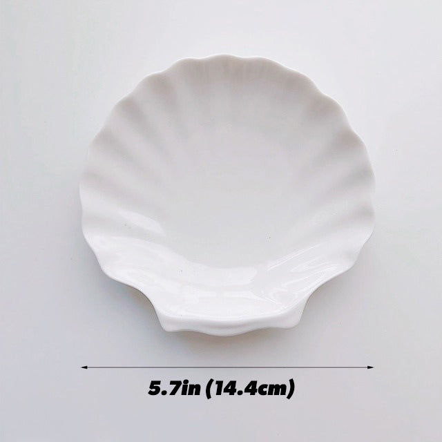 Biała ceramiczna taca na biżuterię w kształcie muszli