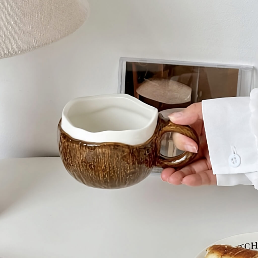 Świeży kokos ceramiczny kubek