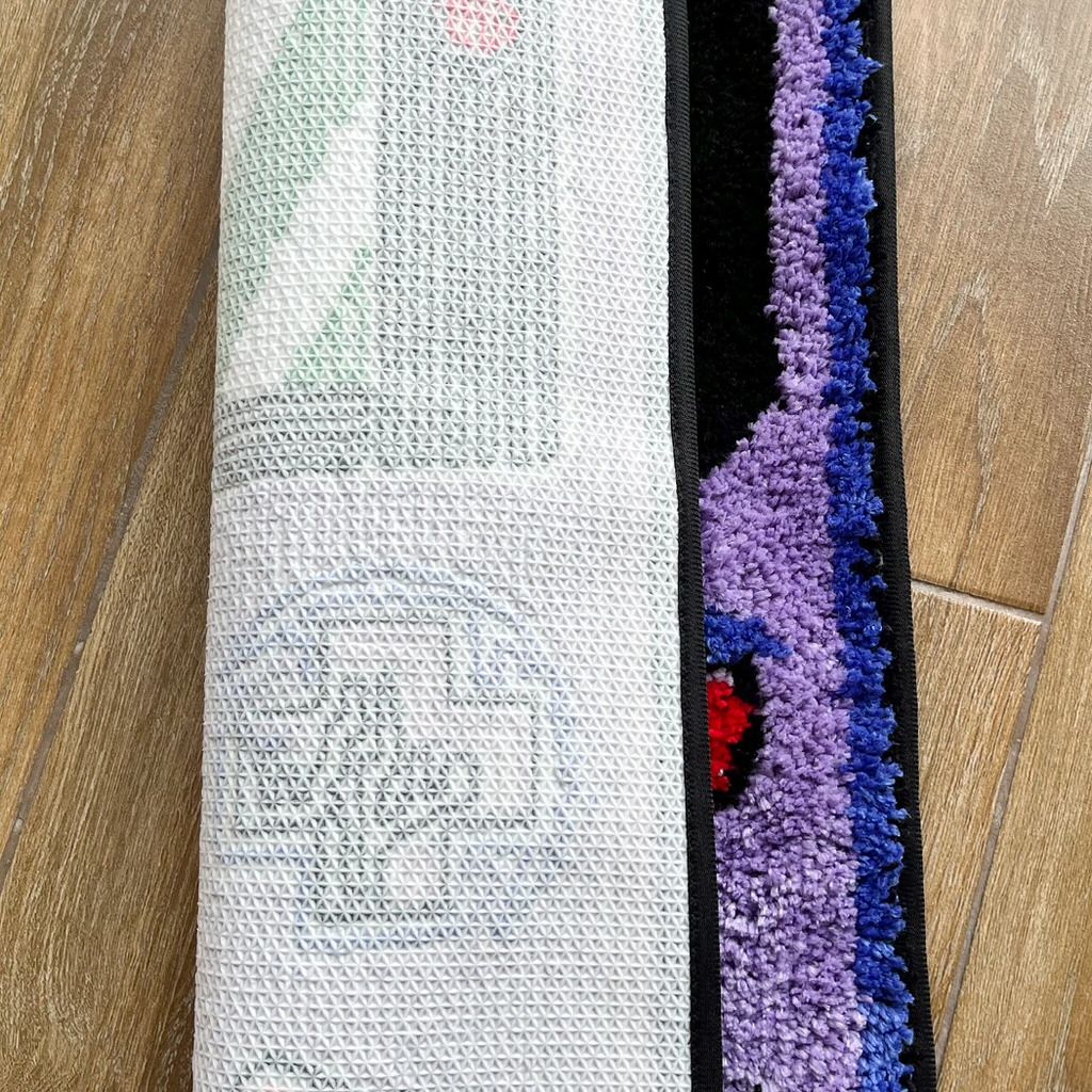 Asystent konsoli do gier z wykończeniem tufted na dywanie akcentowym