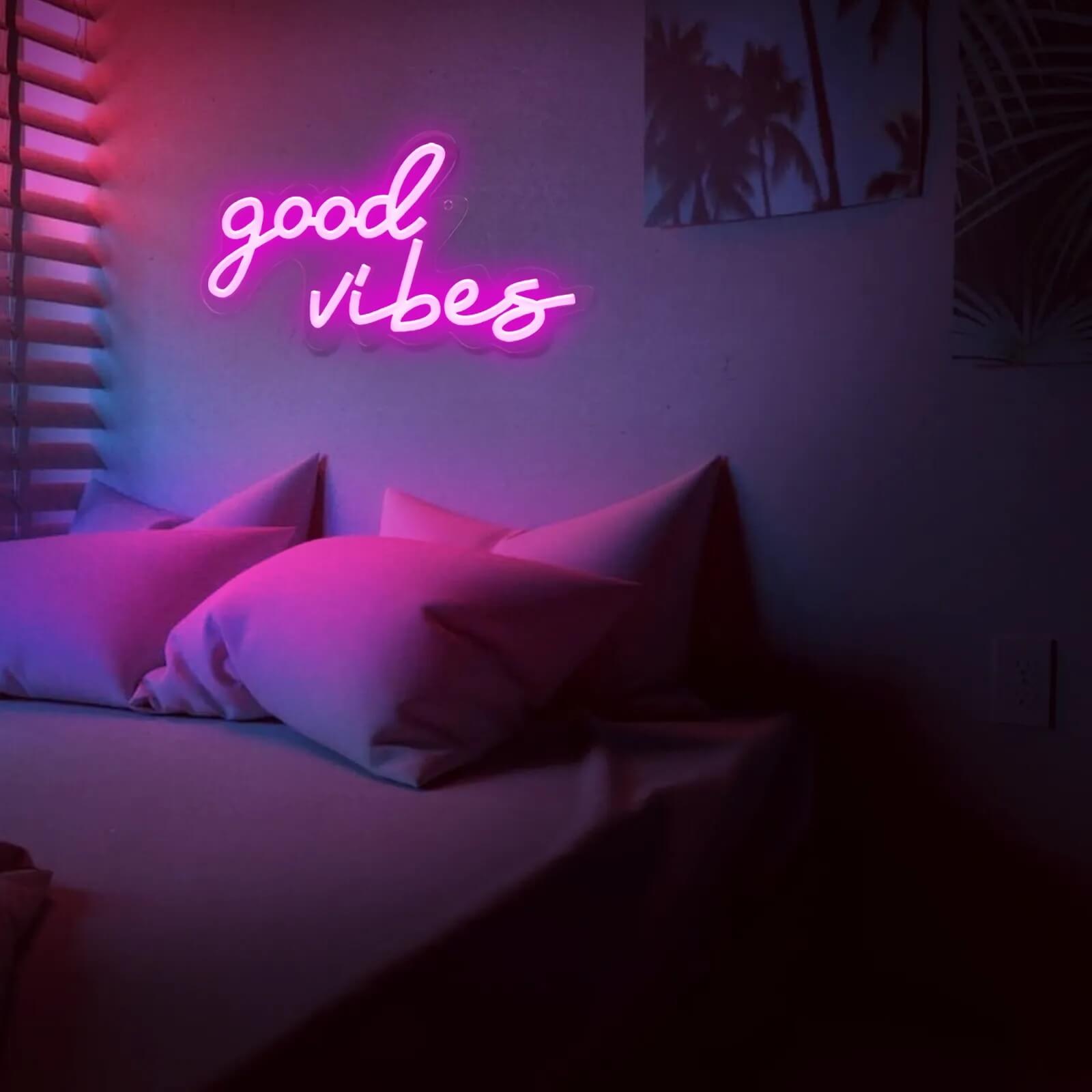 Neonowy napis ścienny Good Vibes