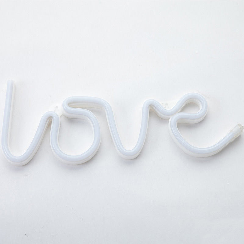 Neonowy napis Love