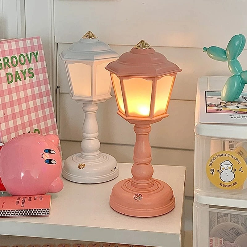 Miniaturowa Retro Lampa Uliczna w Stylu Pastelowym