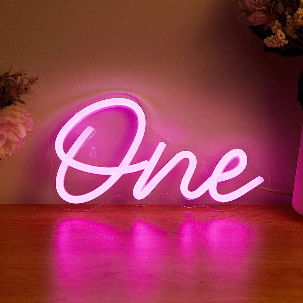 Różowy Neonowa lampa ścienna LED "One