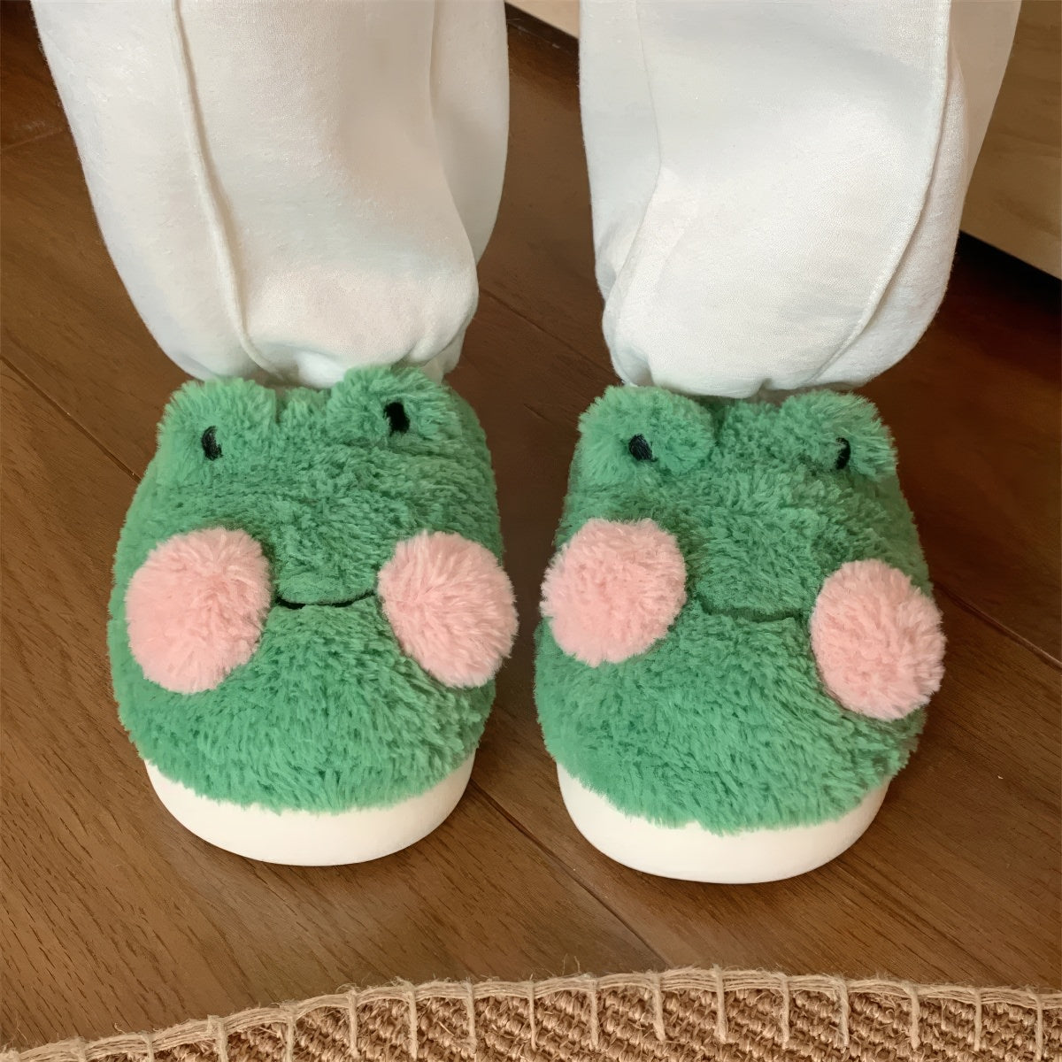 Skarpety-ceraki z uroczymi pluszowymi żabkami w stylu kreskówkowym