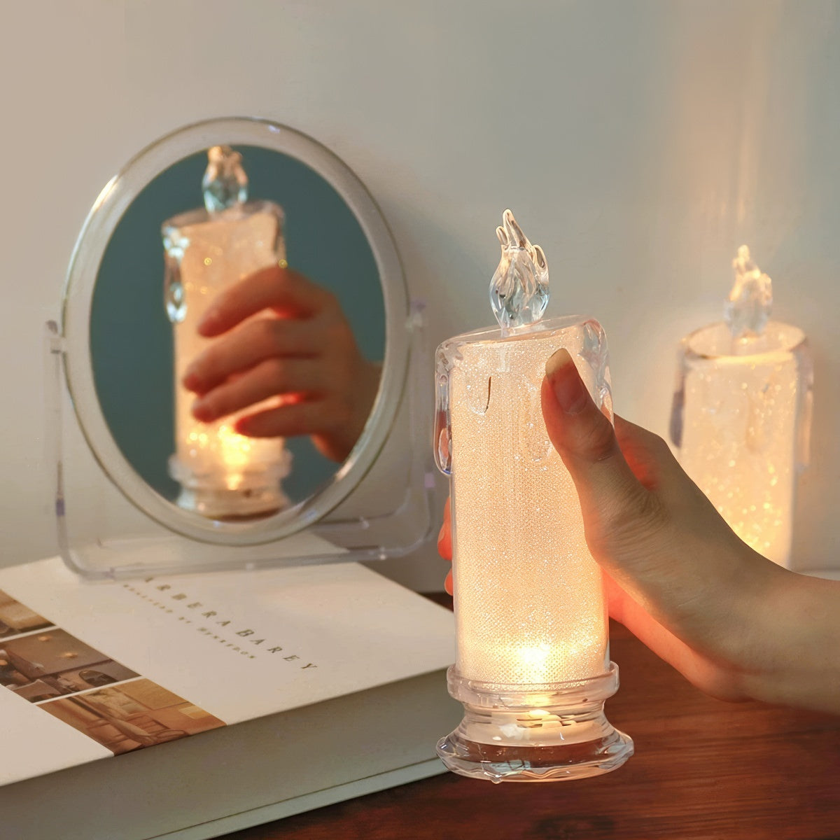 lśniąca lampka nocna LED z świecą