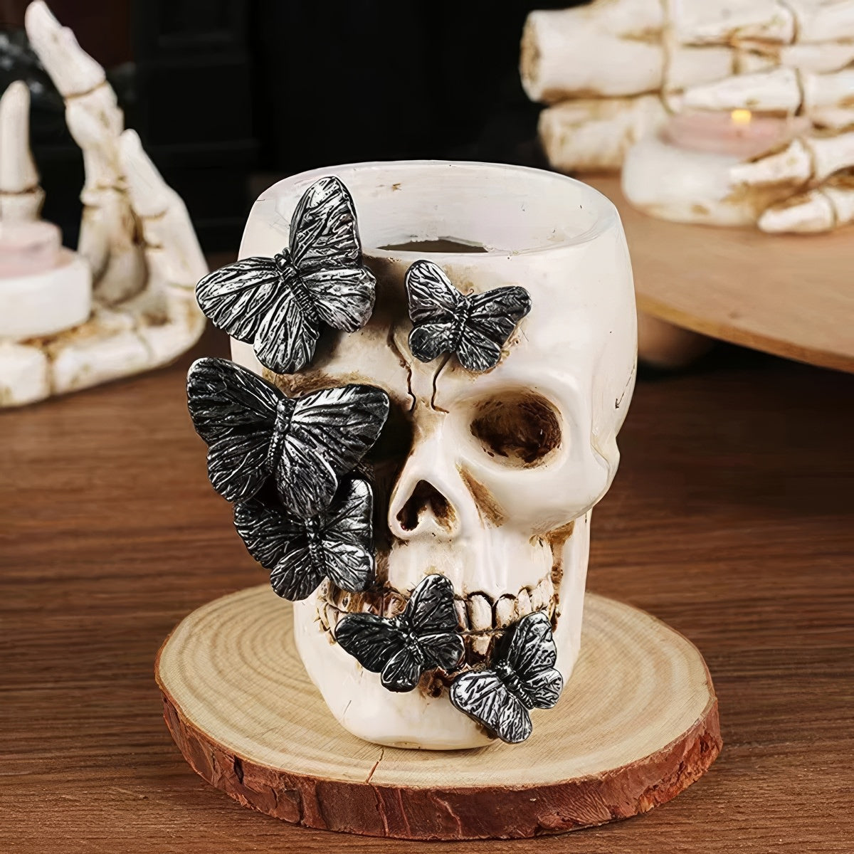 Czaszka z motylami Gothic Pojemnik na pędzle do makijażu