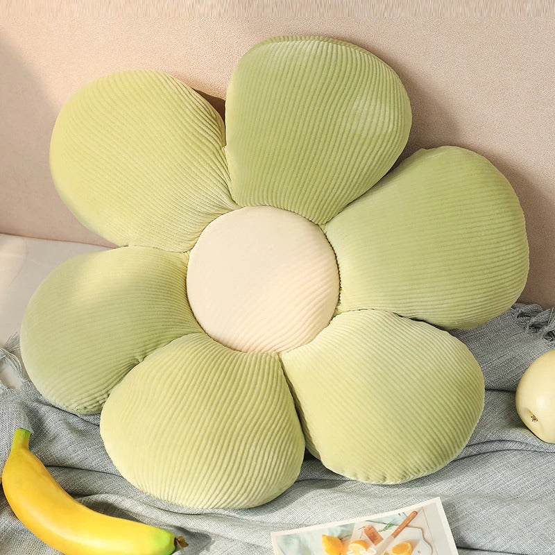 Poduszka dekoracyjna z kwiatowym wzorem w pastelowych kolorach