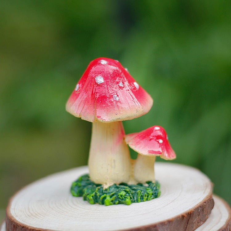 Mała figurka grzybów