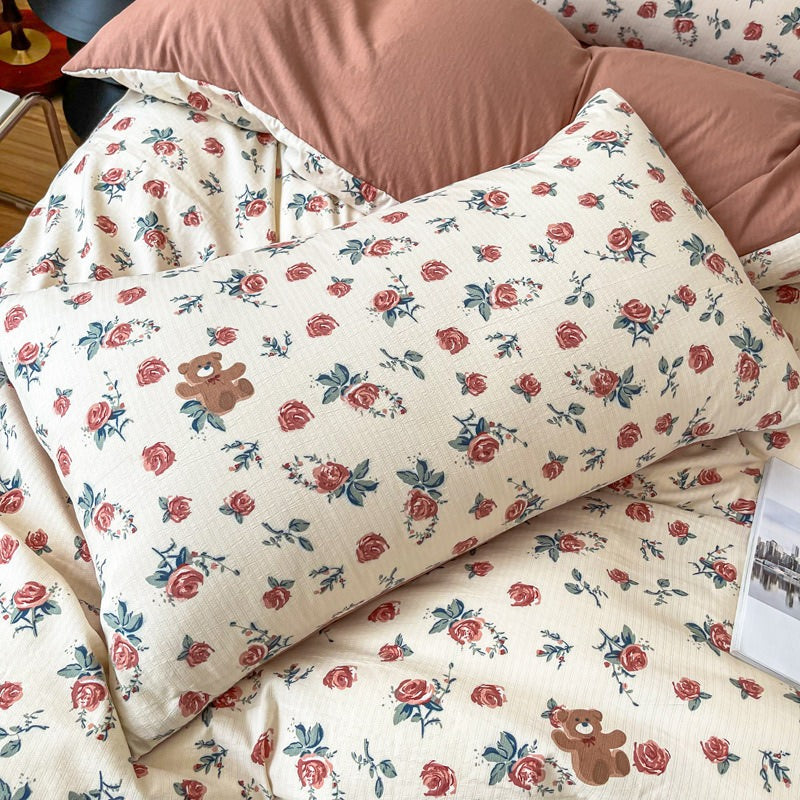 Zestaw pościeli Vintage Coquette z czerwonymi różami