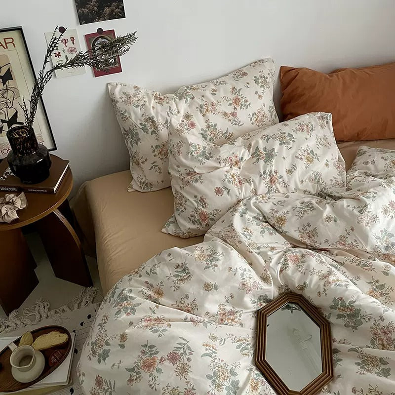 Zestaw pościeli z bawełny z vintageowym wzorem jasnych kwiatów